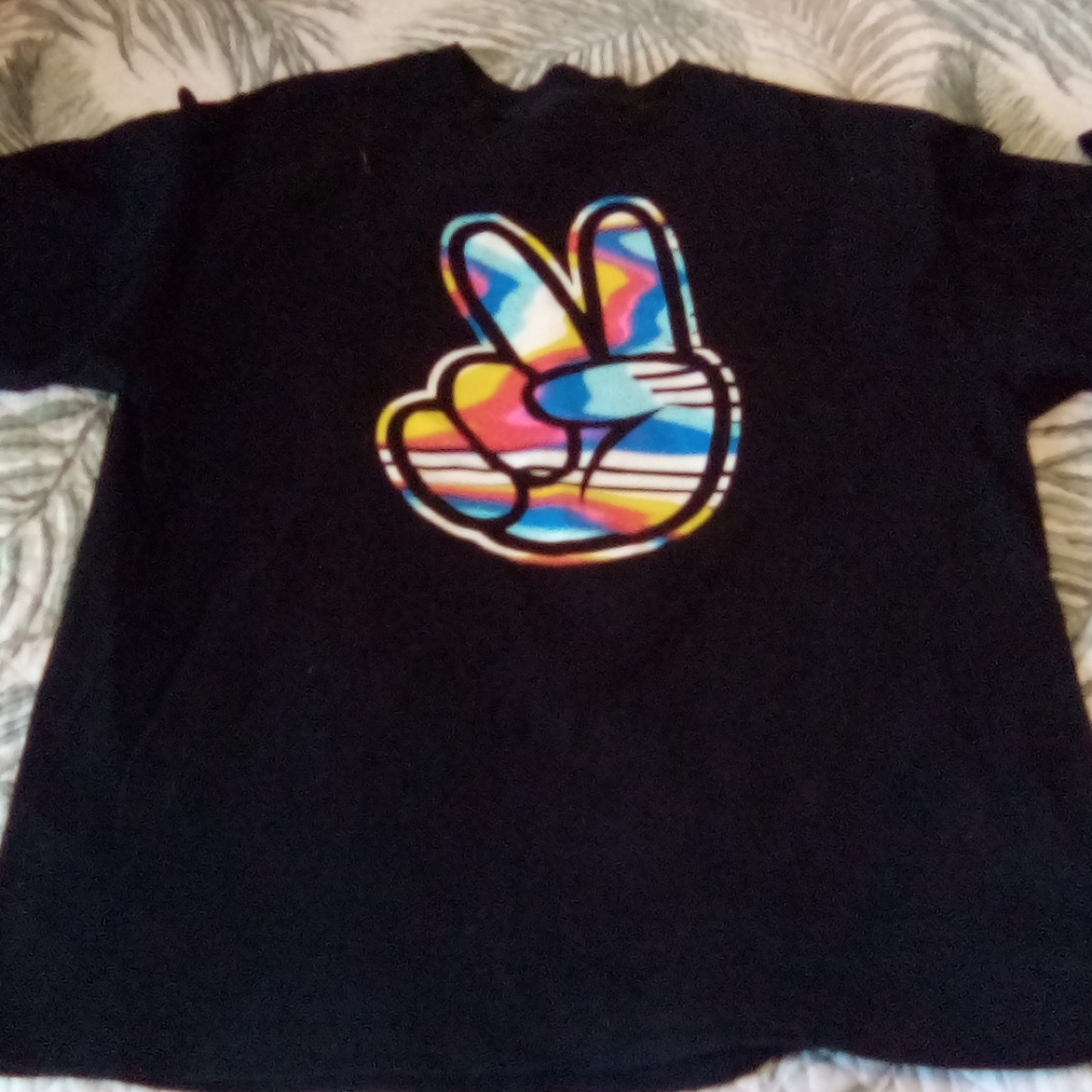 Youth tee shirts. Selling all 4 for$12 or $5 each - Picture 2 of 4